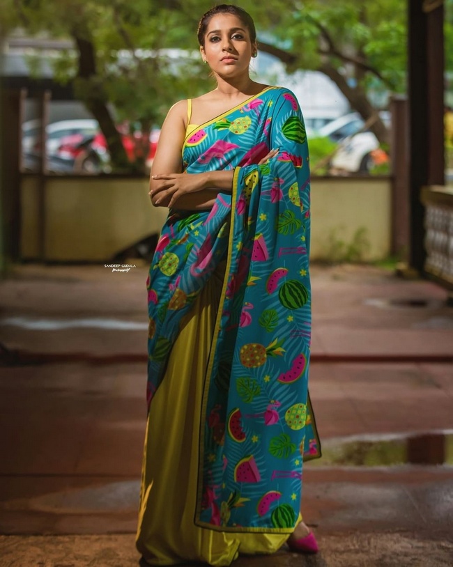 Anchor Rashmi Gautam Latest Photoshoot in a Saree Anchor Rashmi Gautam Latest Photoshoot in a Saree
